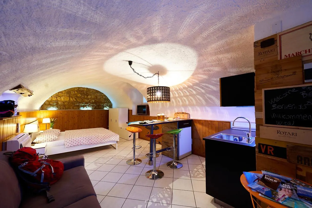 Mala Silex Apartments مالتشيزينيه إيطاليا